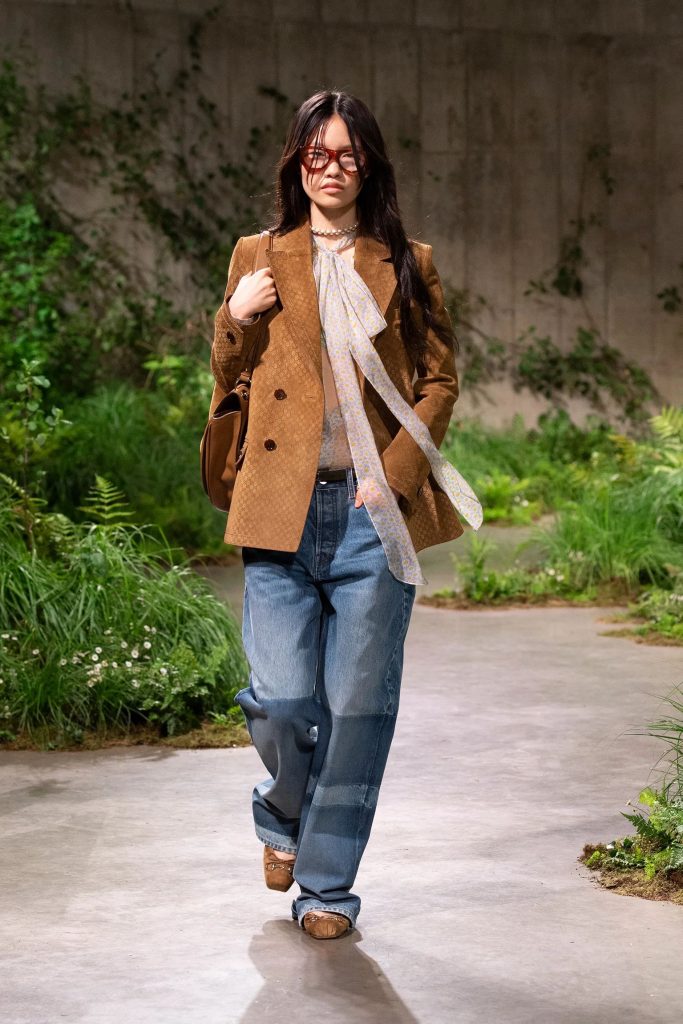 loose jeans