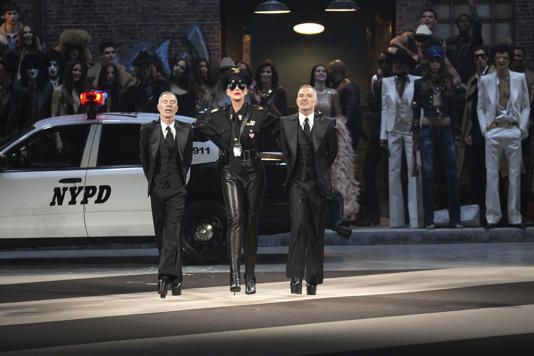dsquared2